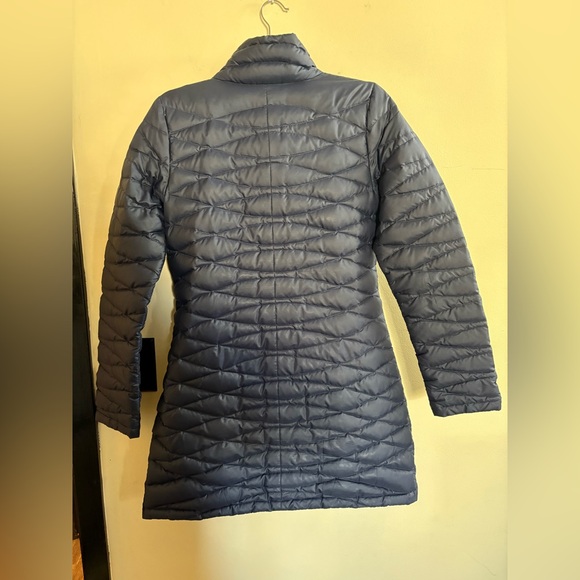 Patagonia Women's Navy Blue Down Jacket Mid Length Medium - Picture 7 of 7